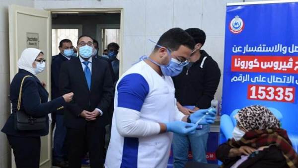رئيس الوزراء: تأمين أكبر قدر من لقاحات “كورونا” بعد اعتمادها من هيئة الدواء المصرية