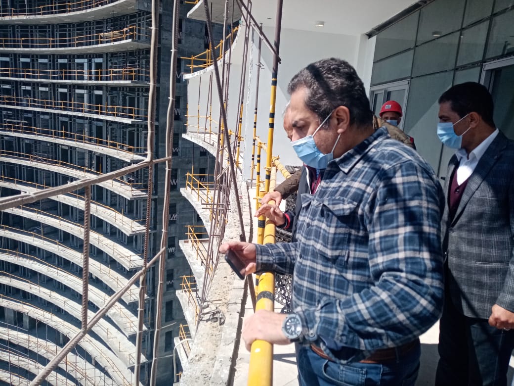 “الإسكان” تنتهى من إنشاءات 15 برجاً بالمنطقة الشاطئية فى “العلمين الجديدة”