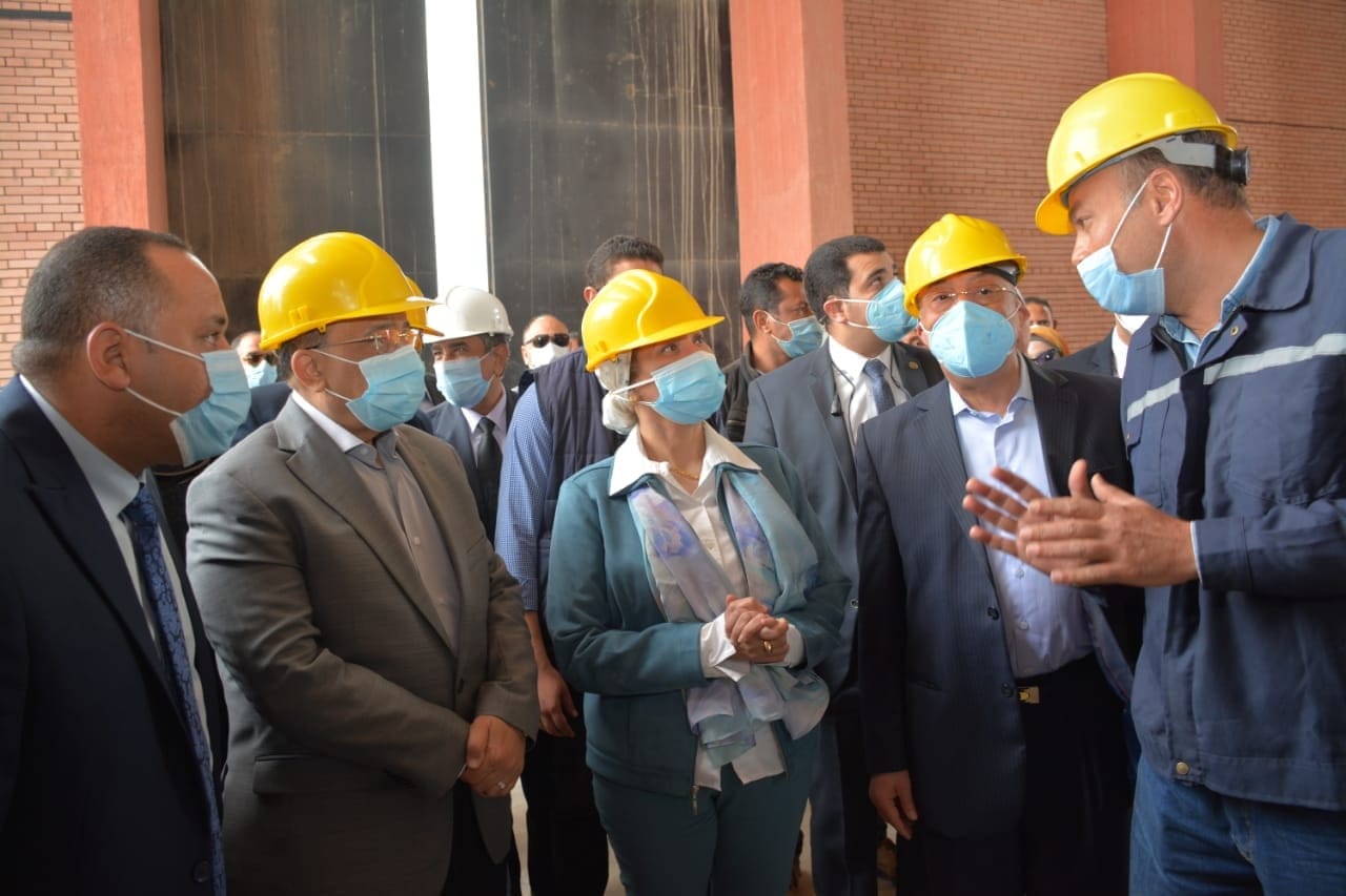 الحكومة تدشن أكبر خلية دفن للمخلفات الخطرة فى مصر