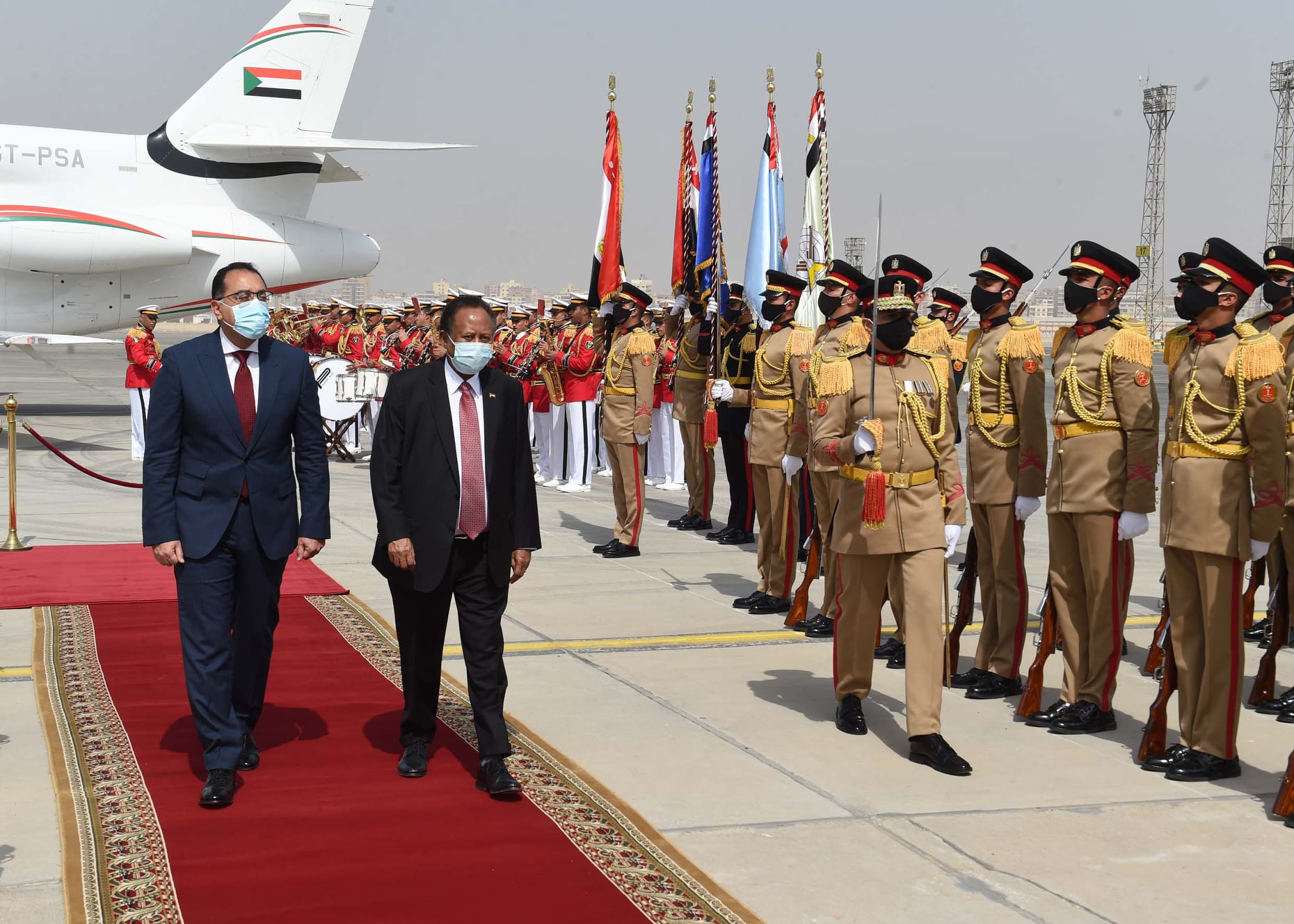 رئيس الوزراء السودانى: نسعى للاستفادة من التجربة المصرية فى «الإصلاح الاقتصادى»