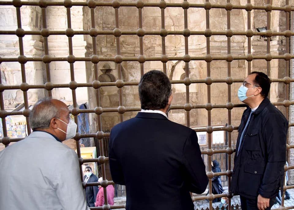رئيس الوزراء يتفقد مشروعات تطوير “القاهرة التاريخية”