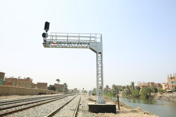 "النقل": 55% نسبة تنفيذ مشروع تطوير إشارات خط سكة حديد "أسيوط /نجع حمادى"