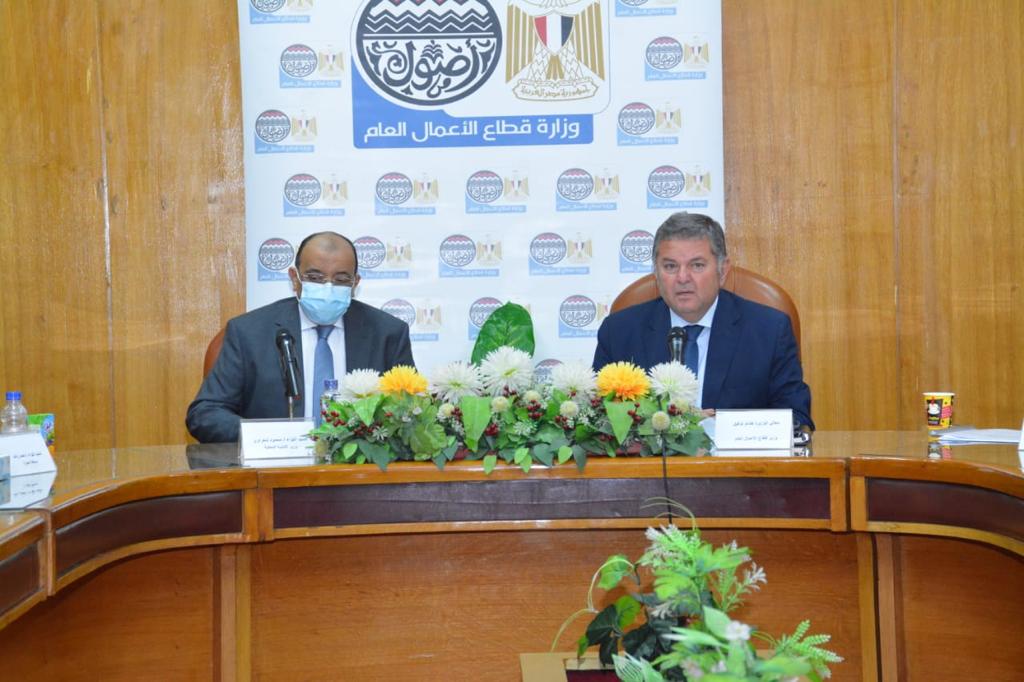 الحكومة تحدد مواقع محطات شحن السيارات الكهربائية فى القاهرة الكبرى والإسكندرية