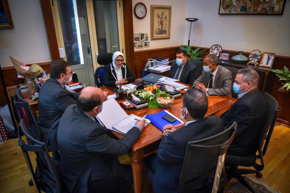 “الصحة” تبحث مع “وادي النيل للمقاولات” تطوير 51 مركز طبى بمشروع تطوير قرى الريف