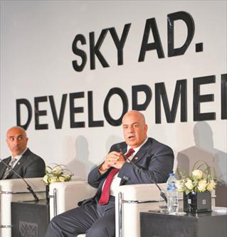 عبد الرحمن عجمى الرئيس التنفيذى لشركة سكاى أبوظبى للتطوير العقارى