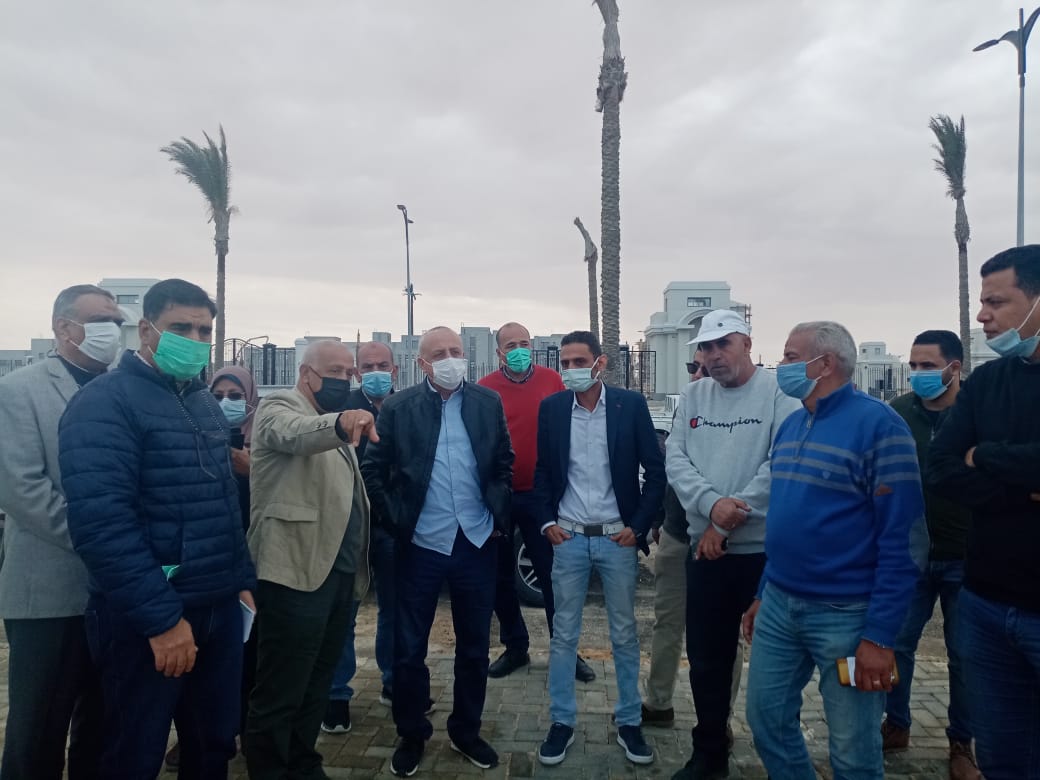 مسئولو "الإسكان" يتفقدون الأبراج الشاطئية وعمارات "الداون تاون" فى "العلمين الجديدة"