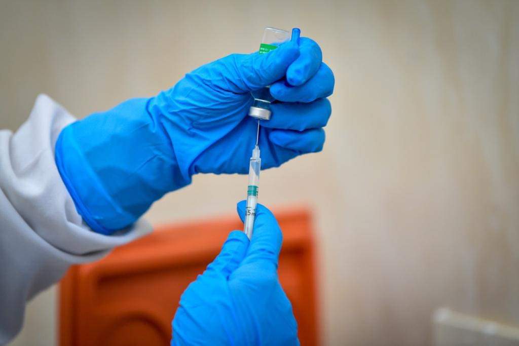 مصر تتفق مع روسيا على إنتاج 40 مليون جرعة من لقاح “سبوتنيك ــ V” محليا