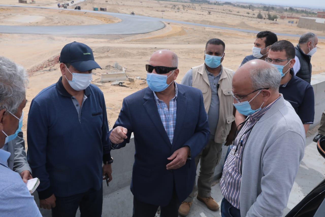 النقل: تنفيذ 99% من المرحلة الأولى لطريق الصعيد الصحراوى الغربى بتكلفة 26 مليار جنيه