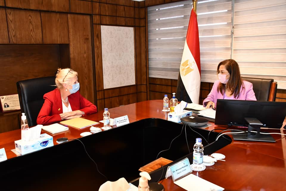 "التخطيط" تستعرض خطة تنمية الأسرة مع "صندوق الأمم المتحدة للسكان"