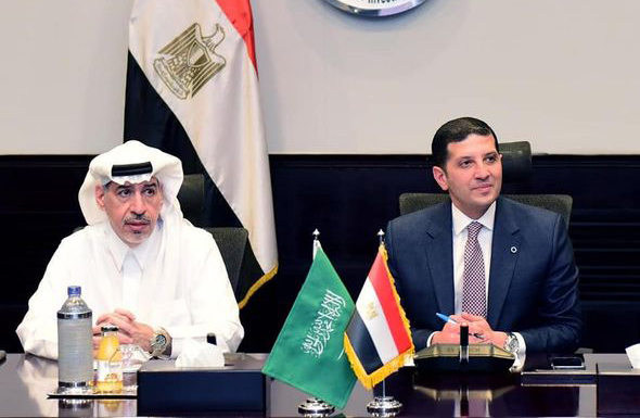 "الاستثمار" تبحث زيادة الاستثمارات السعودية فى مصر