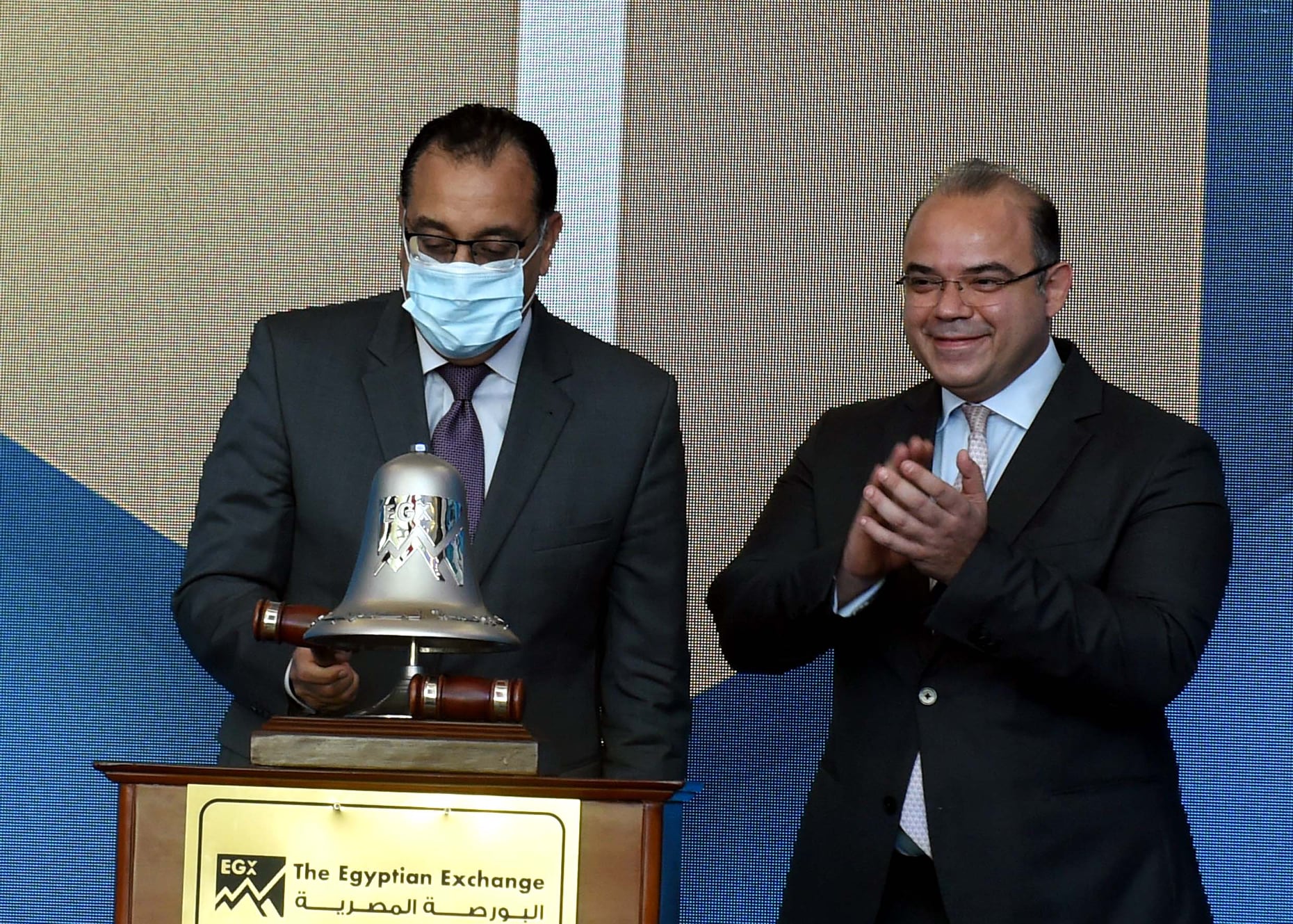 رئيس الوزراء و5 وزراء يفتتحون جلسة تداول البورصة المصرية