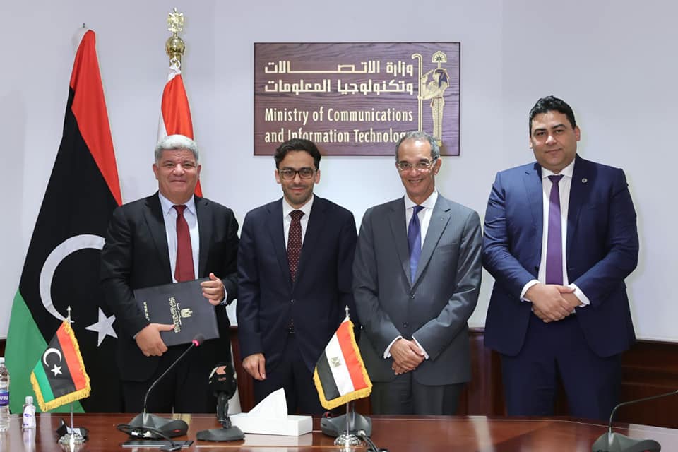 "المصرية للاتصالات" توقع 4 اتفاقيات مع شركات ليبية