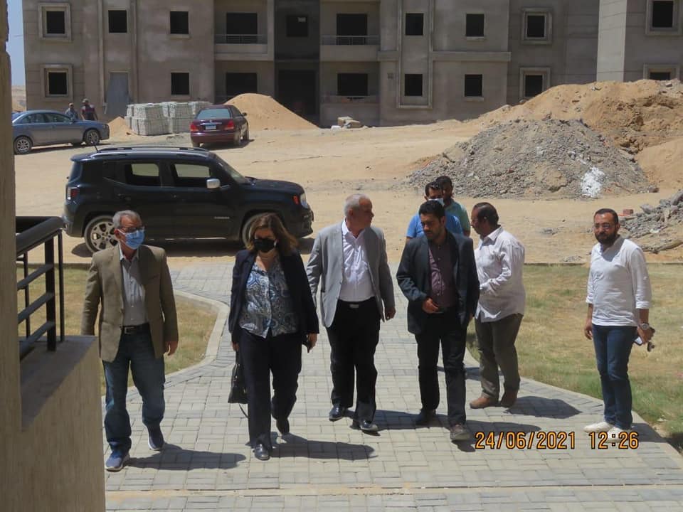 الرئيس التنفيذى لصندوق التمويل العقارى تتفقد وحدات "سكن لكل المصريين" فى "العبور الجديدة"