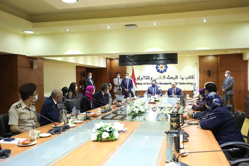 وزير التعليم العالي يُكرم الفائزين في معرض جنيف الدولي للاختراعات