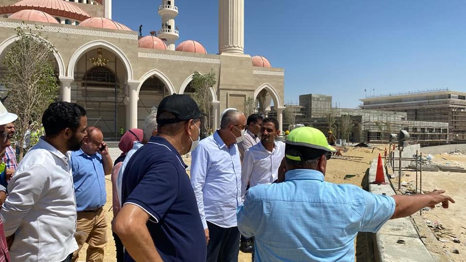 مسئولو “الإسكان” يتفقدون سير العمل بمشروعات مدينة العلمين الجديدة