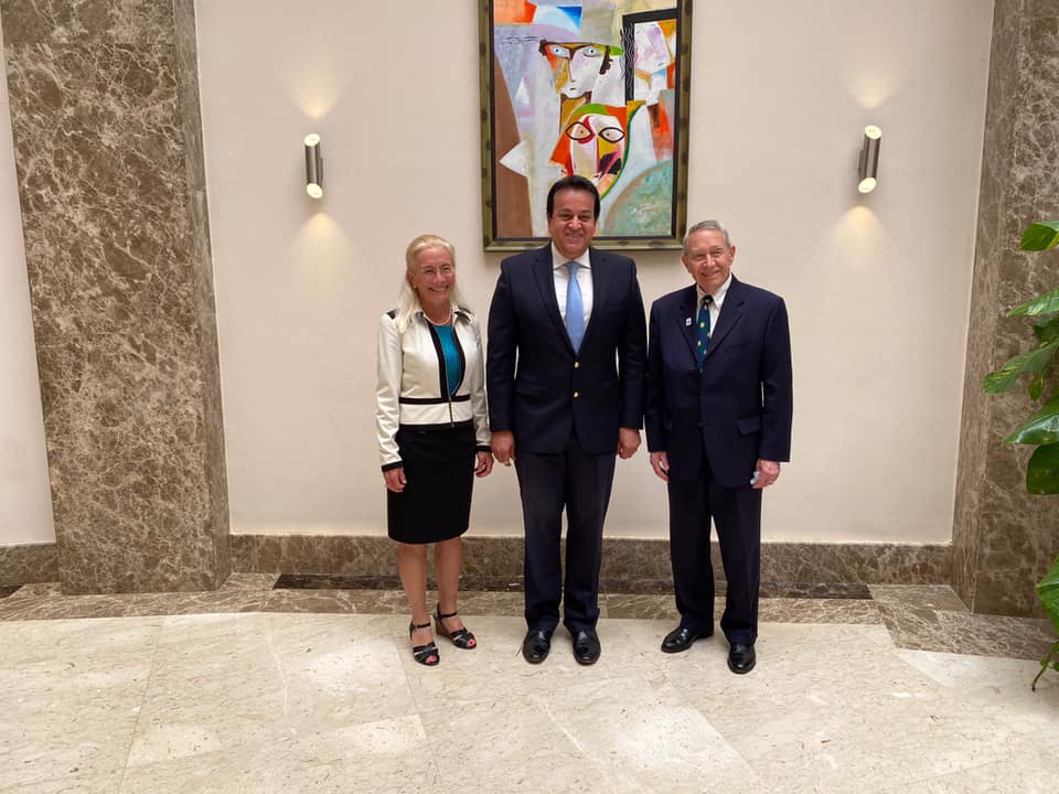 وزير التعليم العالي يبحث إنشاء فرع لجامعة نيوجيرسي الأمريكية بالعاصمة الإدارية