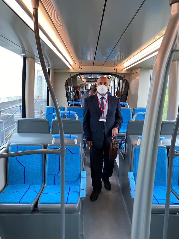 وزير النقل يتفقد مصنع "الستوم" لتصنيع القطارات بفرنسا