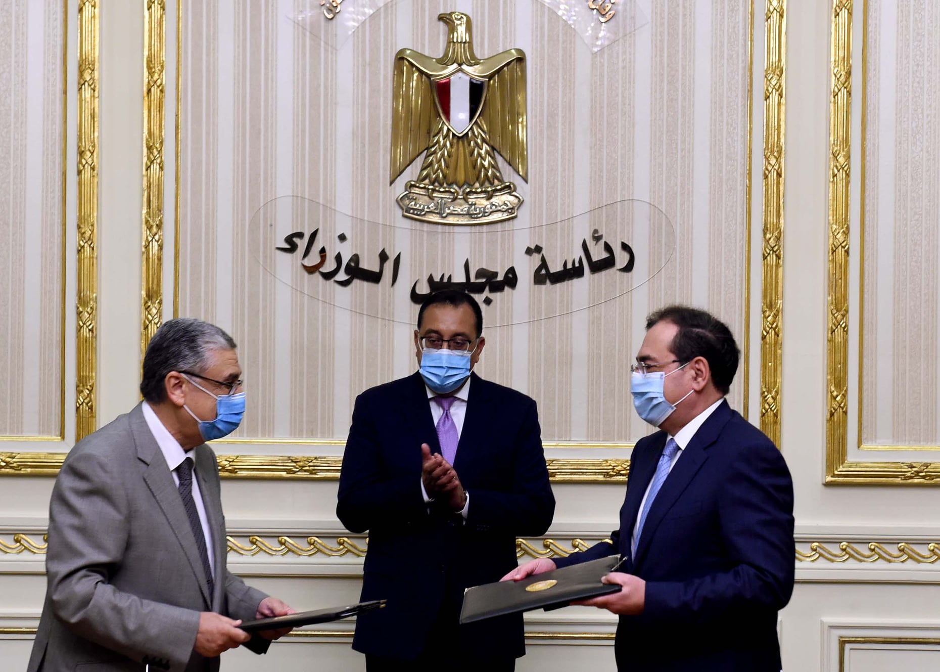 بروتوكول تعاون بين "القابضة للكهرباء" و"العامة للبترول" لفض التشابكات المالية
