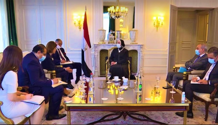 وزيرة الصناعة تبحث مع الشركات الفرنسية الفرص الاستثمارية بالسوق المصرى