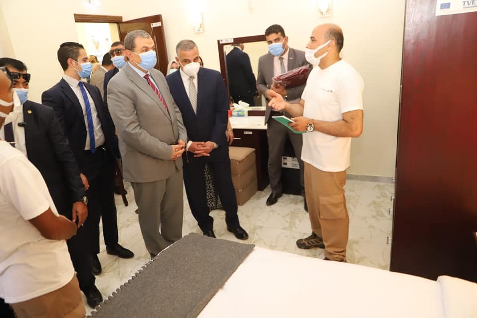 وزير القوي العاملة يتفقد ورش مركز التدريب المهني بسوهاج