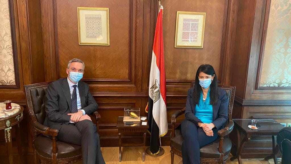 "المشاط" تبحث مع مسئول شركة نرويجية التعاون فى تحلية المياه والطاقة المتجددة