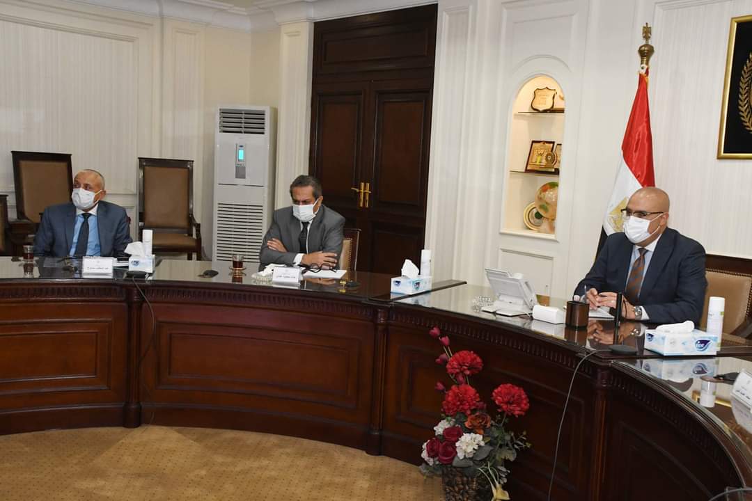 وزير الإسكان يتابع موقف تنفيذ الأعمال بمدينة “الوراق الجديدة”