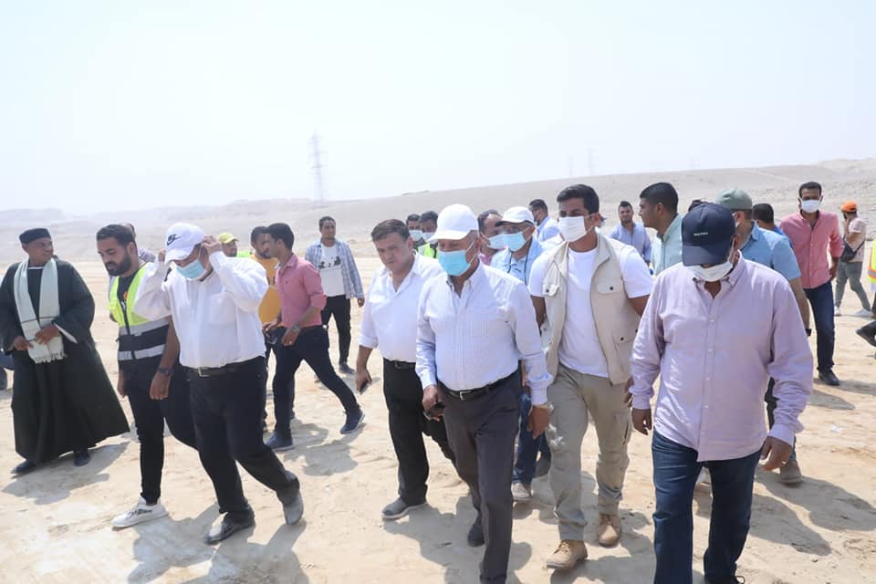 "النقل" تبدأ تنفيذ منظومة الإشارات والتحكم بمشروع قطار "العين السخنة - مطروح"