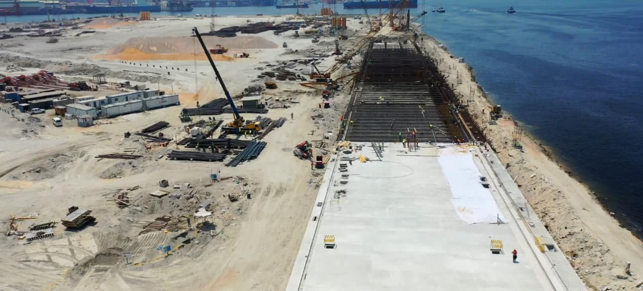 "المصرية للمحطات" توقع عقد شراء 4 أوناش للمحطة متعددة الأغراض بميناء الإسكندرية مع "هايكسى" الصينية