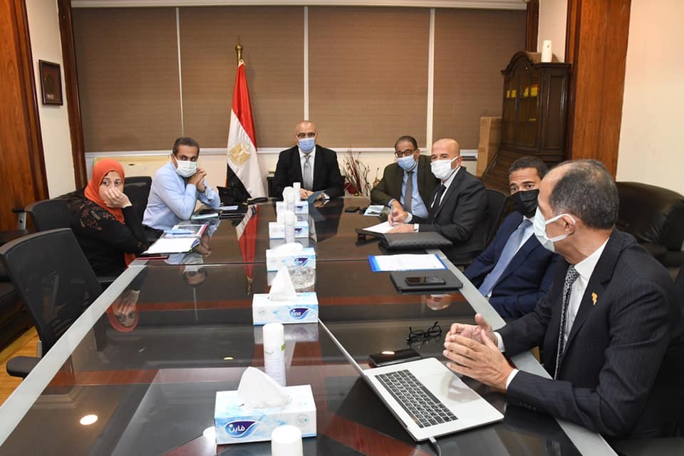 وزير الإسكان يتابع مع “cscec” الصينية تصميمات أبراج “الداون تاون” بالعلمين الجديدة