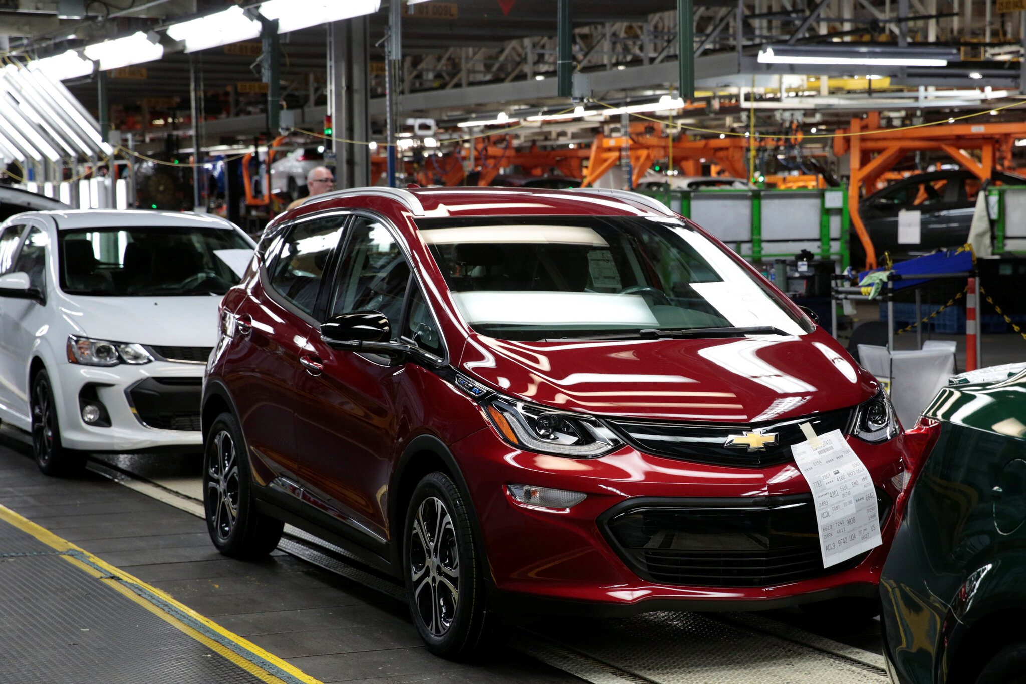 "جنرال موتورز" توسع عملية استدعاء سيارة "شيفروليه بولت" الكهربائية