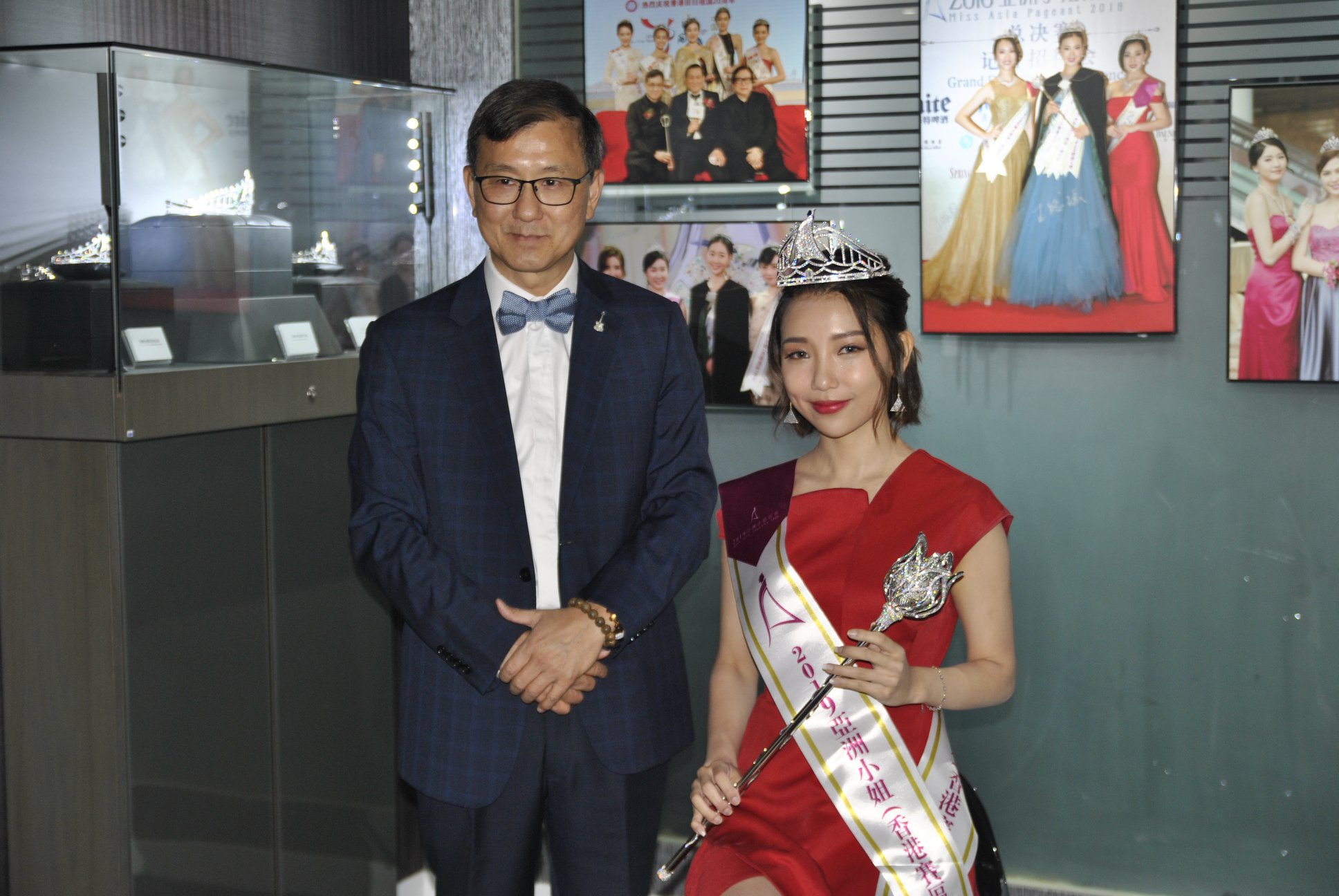 «كورونت» الصينية تسجل 9 قطع من المجوهرات فى موسوعة «جينيس»