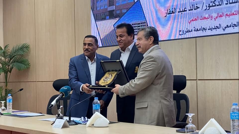 وزير التعليم العالي يتفقد منشآت بجامعة مطروح بتكلفة إجمالية 804 ملايين جنيه