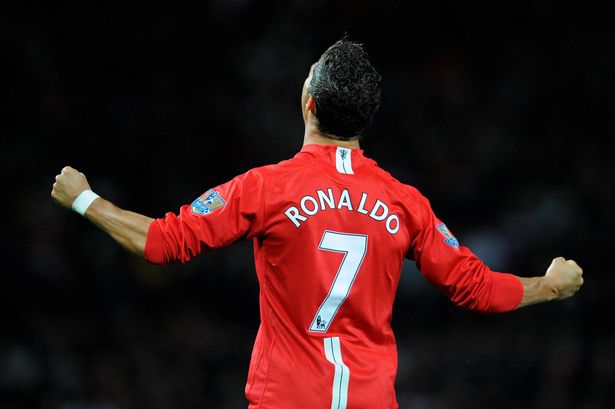 سهم "مانشستر يونايتد" يرتفع 6% بعد عودة "كريستيانو رونالدو" للفريق