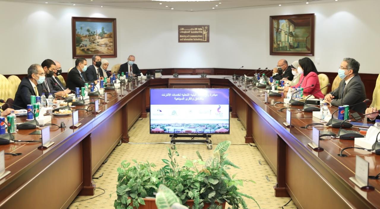 وزيرا الاتصالات والسياحة يتابعان الموقف التنفيذى لعدد من مشروعات التحول الرقمى