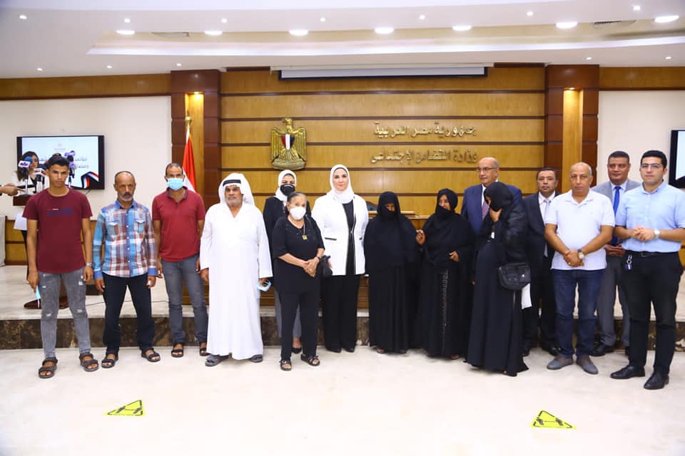 "التضامن" تصرف مستحقات أسر الشهداء والمصابين من العمليات الإرهابية الشهر الجارى