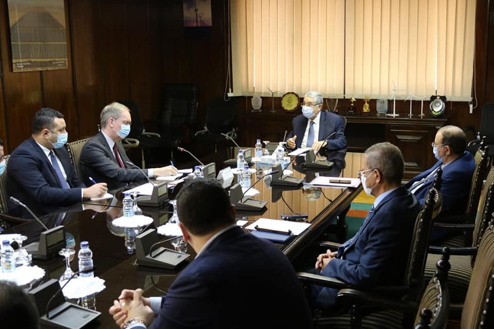 وزير الكهرباء يبحث مع سفير السويد سبل دعم وتعزيز التعاون بين البلدين