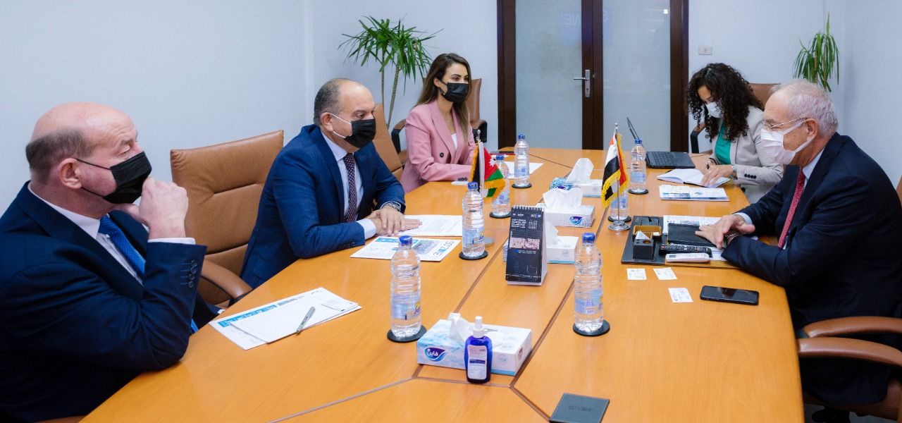سفير الأردن: نتطلع لتعزيز التعاون مع المنطقة الاقتصادية لقناة السويس