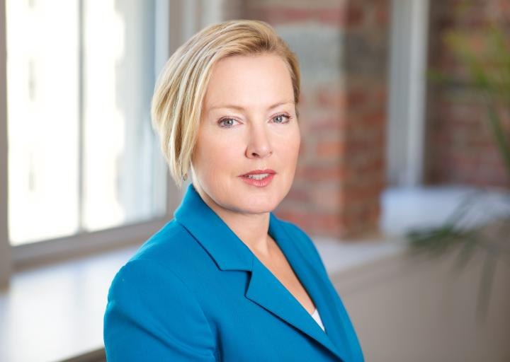 جيليان تيت ؛ فاينانشيال تايمز بالولايات المتحدة