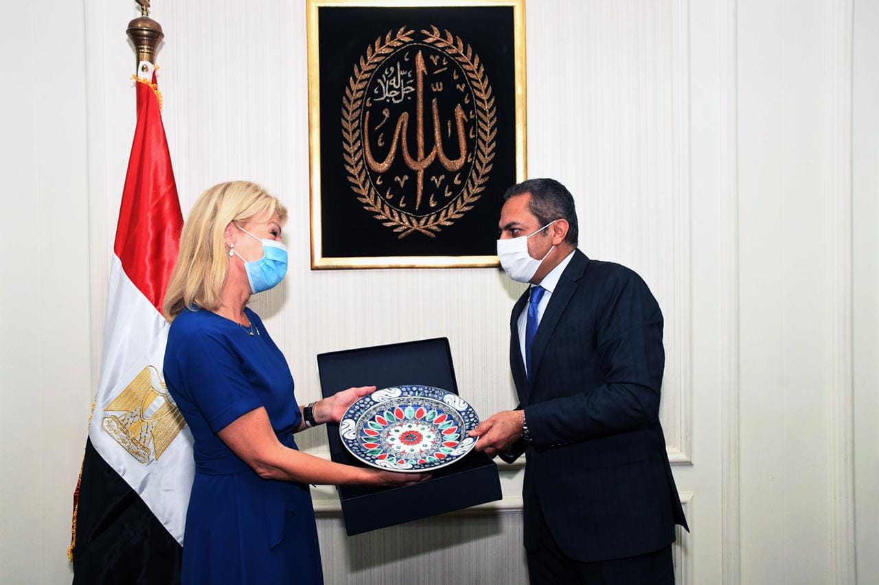 "مصر" تبحث مع "السويد" التعاون المشترك فى مجال النقل الذكى المستدام بالمدن الجديدة