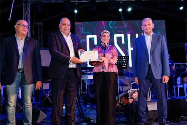"شرم راندفو" يكرم الفائزين بمسابقة "عزة عارفين للبحوث التأمينية"
