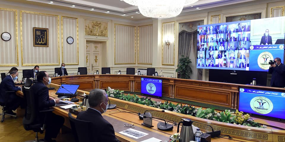 رئيس الوزراء: لجنة بكل محافظة لإزالة التعديات على المجارى المائية والأراضى الزراعية