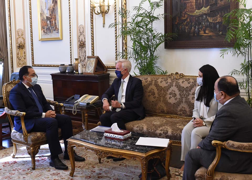 رئيس الوزراء: خلق بيئة مواتية للمشاركة الفعالة للقطاع الخاص فى تعزيز النمو الاقتصادى