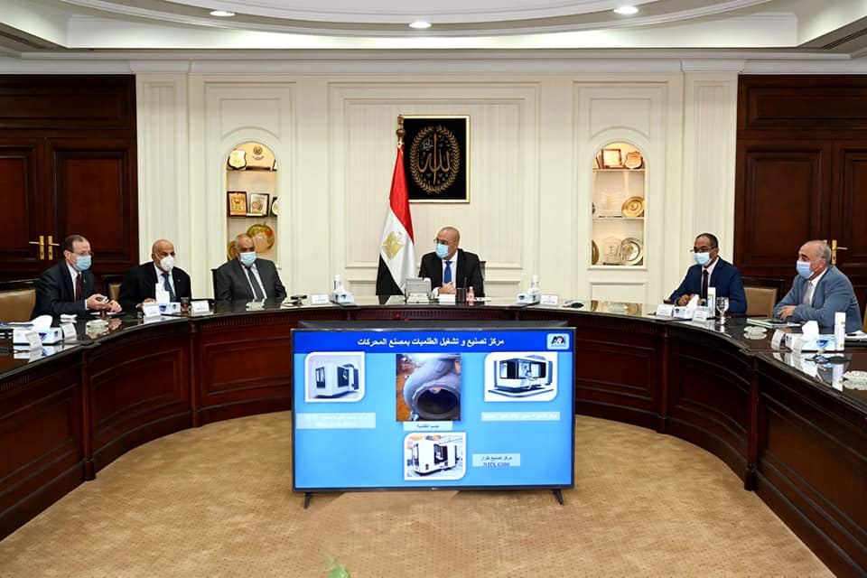 وزير الإسكان: توجيهات رئاسية بالاعتماد على المنتج المحلى فى تنفيذ المشروعات ضمن "حياة كريمة"