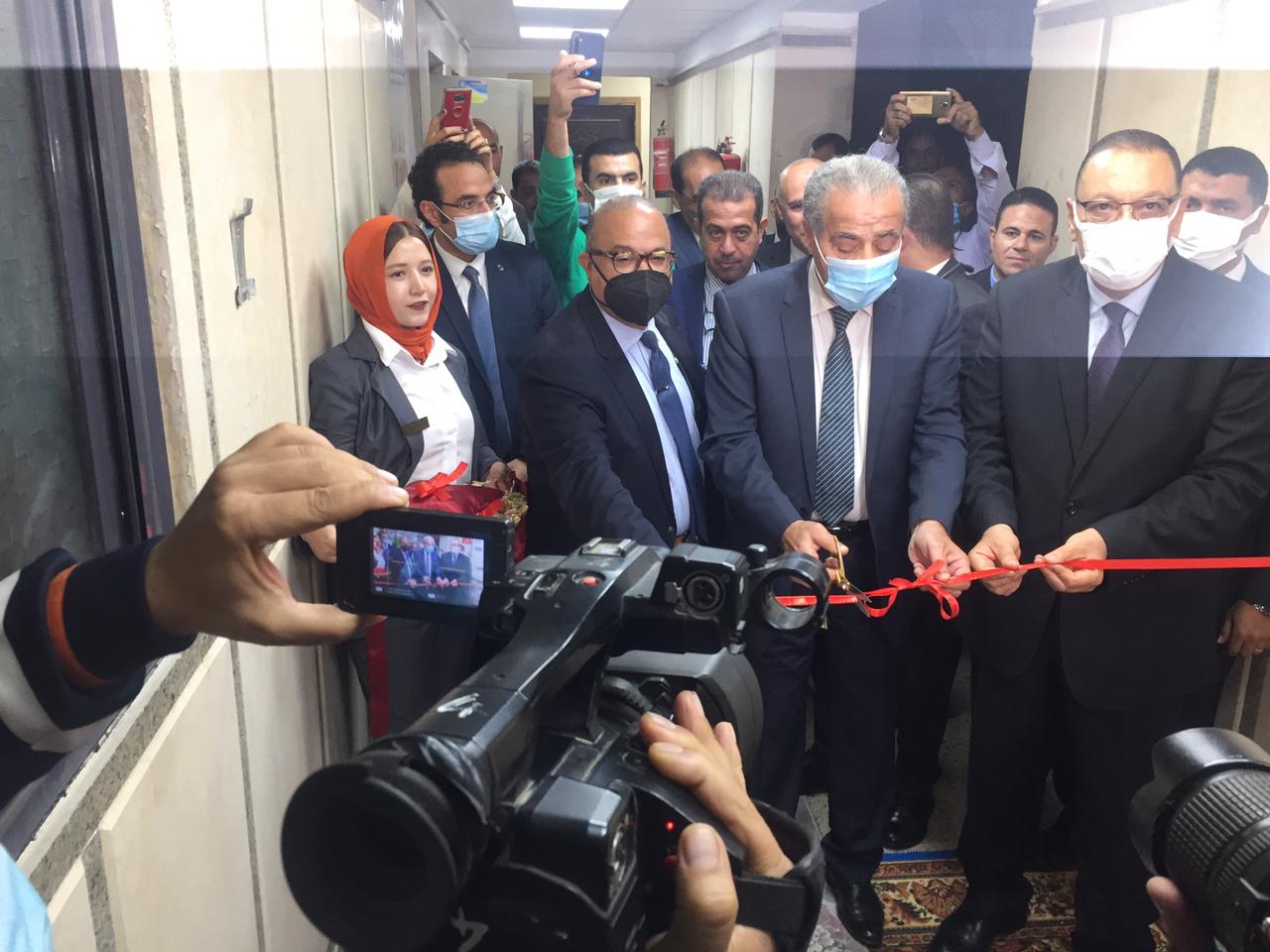 وزير التموين يفتتح مجمع نموذجى لتقديم خدمات الوزارة بالشرقية