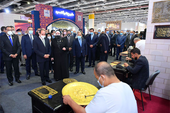 السيسى يوجه بتقديم كافة التسهيلات والدعم لتعزيز الحرف التراثية