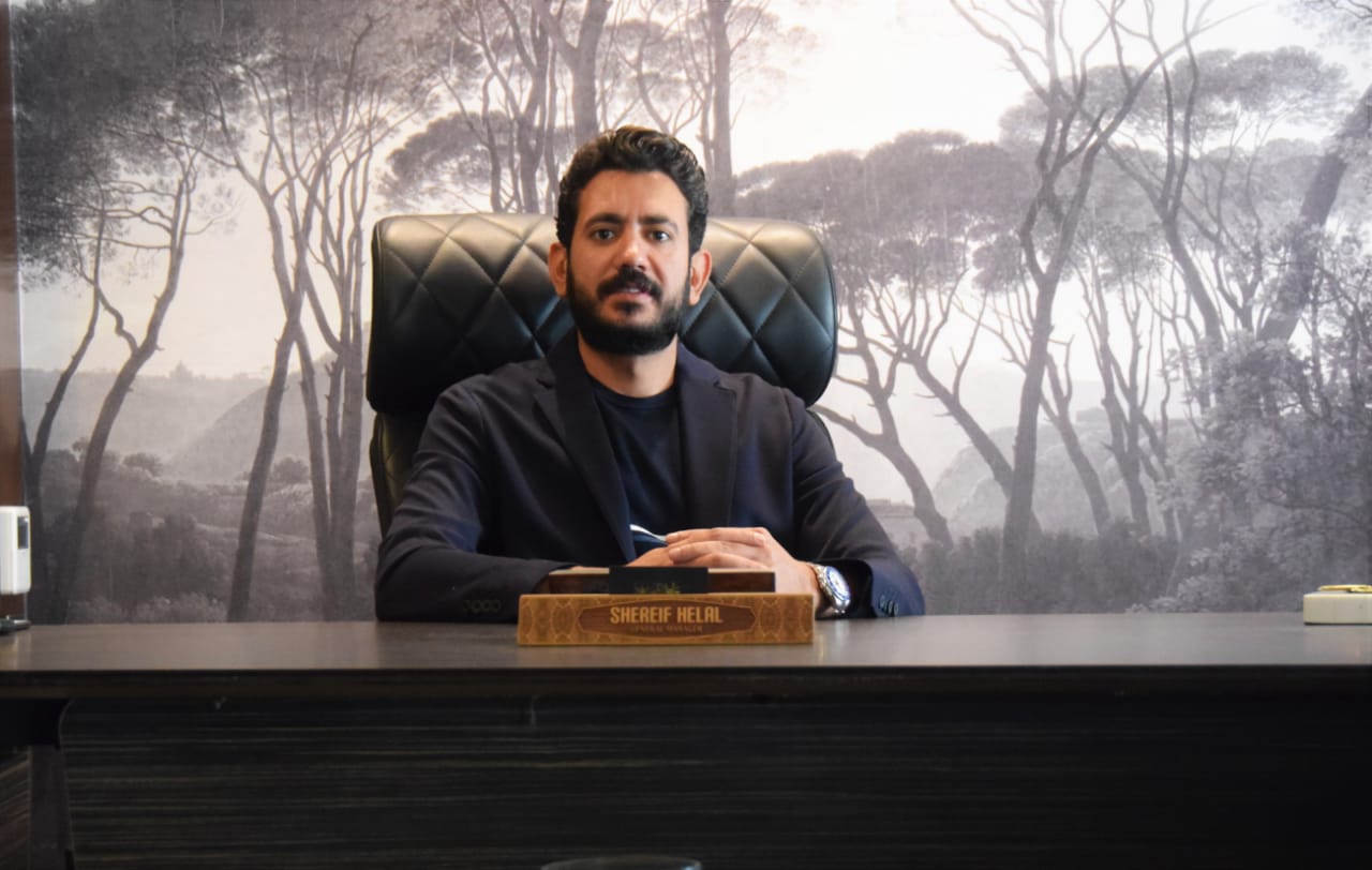 شريف هلال المدير التنفيذى لشركة تاج ديزاين