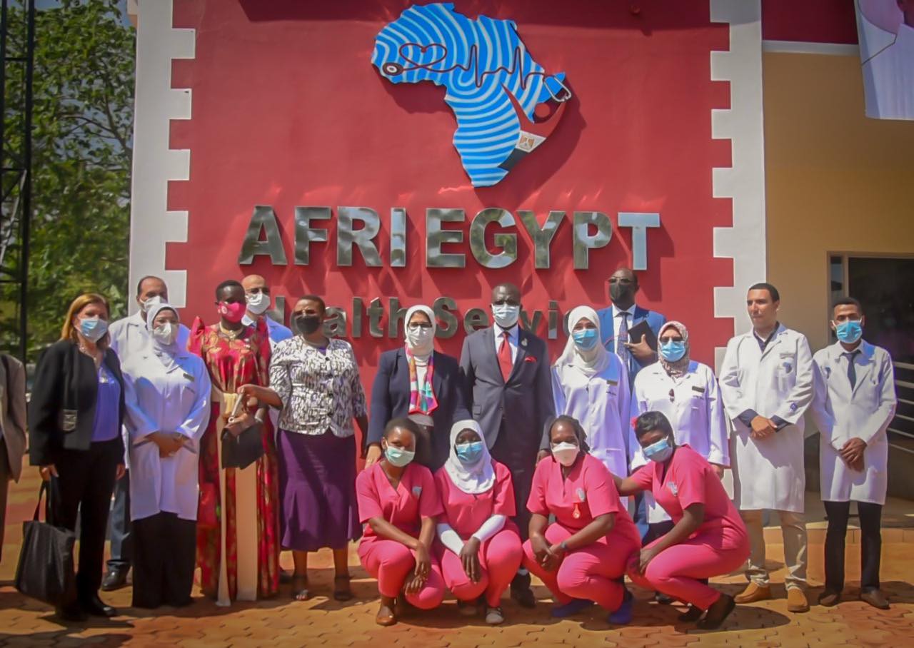 وزيرة الصحة تفتتح المركز الطبى المصري للرعاية الصحية فى أوغندا