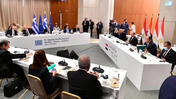 الرئيس القبرصى يشيد بتطابق المواقف مع مصر واليونان