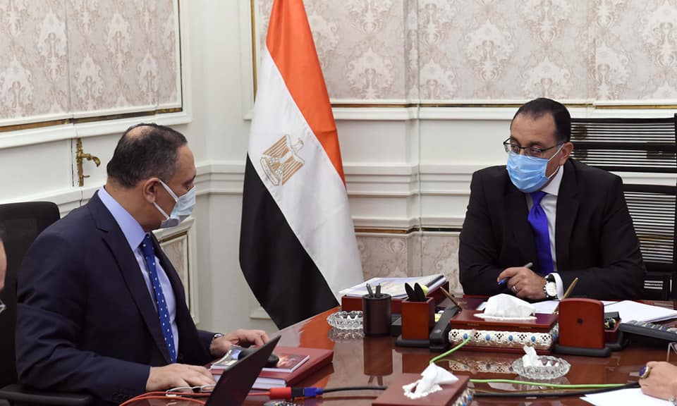 رئيس الوزراء يتابع ملفات عمل المركز الوطني لتخطيط استخدامات أراضي الدولة