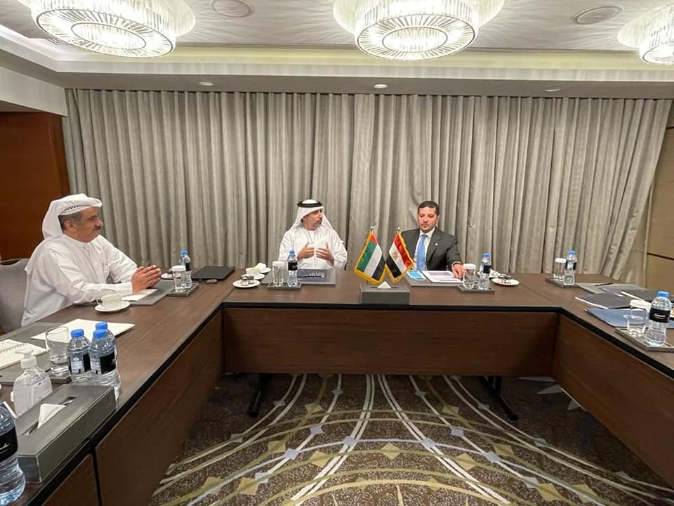 "عبد الوهاب" يعرض فرص الاستثمار فى مصر على مسئولى الإمارات وقبرص